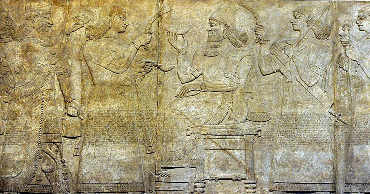 The Mesopotamian Apkallu: Bird-Headed Sages Before the Flood