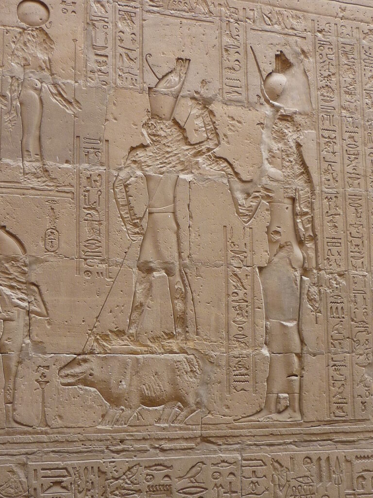 Temple of Edfu relief: Horus versus Set. Image source (CC BY-SA 3.0 / GFDL).