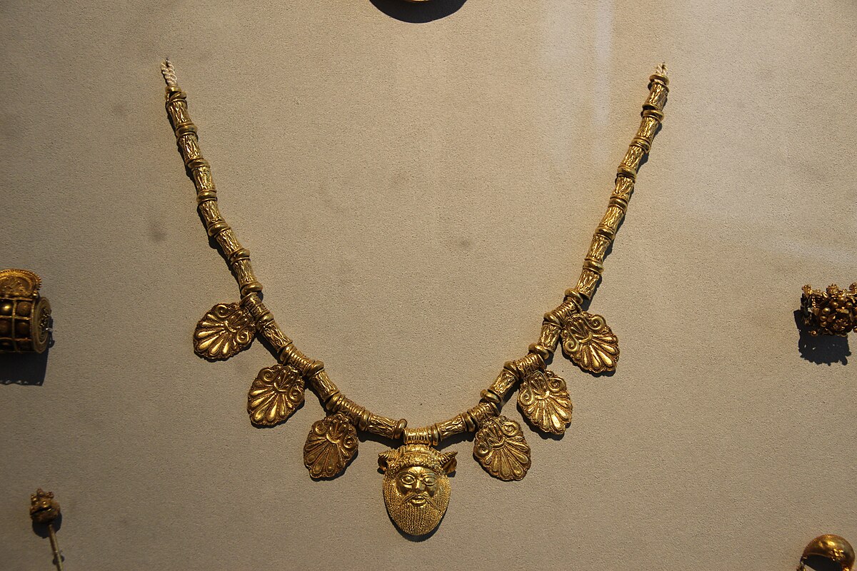 Gold Etruscan necklace with filigree work
